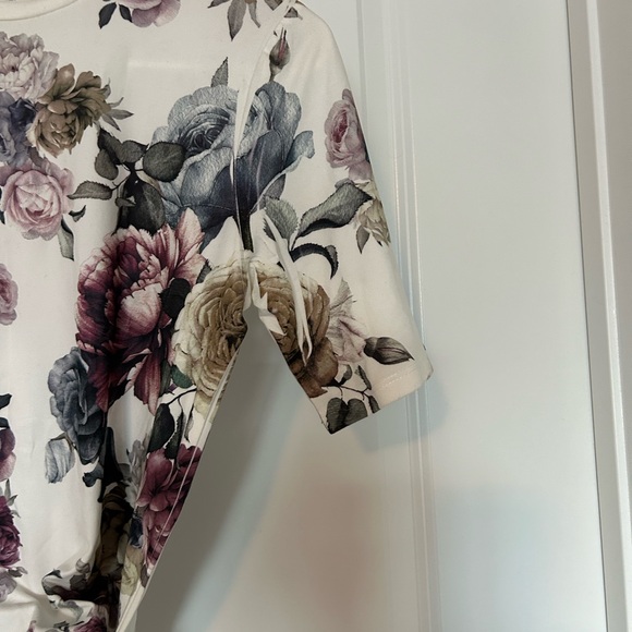 GAZE USA • Women’s Floral Short/Semi Crop Top • M • - Picture 2 of 6
